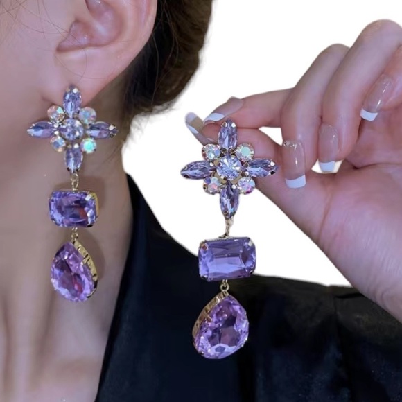 PURPLE Lavender Iridescent Crystal Rhinestone Drop  Pierced Earrings - Picture 1 of 5